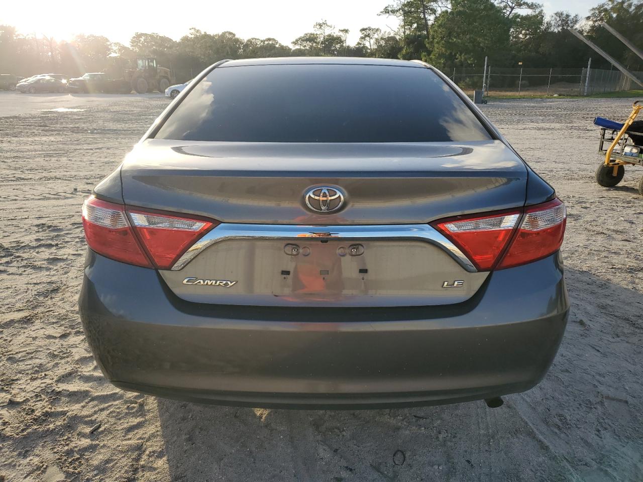 2017 Toyota Camry VIN 4T1BF1FK8HU658753 Copart auction photo, front end / side damage thumbnail 6