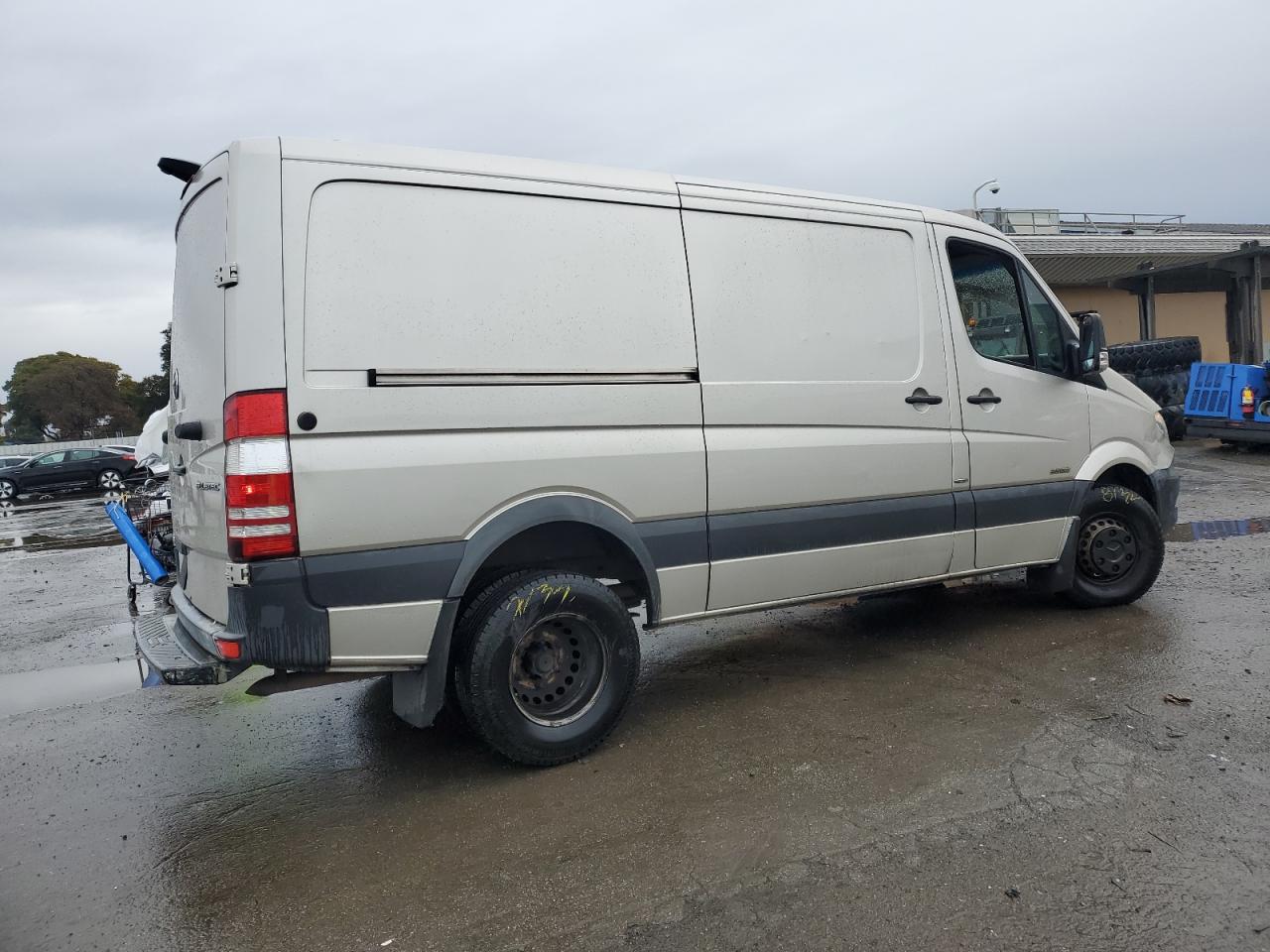 2016 Mercedes-Benz Sprinter VIN WD3PF3CC3GP300941 Copart auction photo, front end / rear end damage thumbnail 3