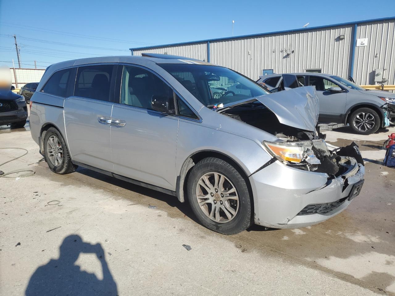 2011 Honda Odyssey VIN 5FNRL5H65BB077973 Copart auction photo, front end / frame damage damage thumbnail 4