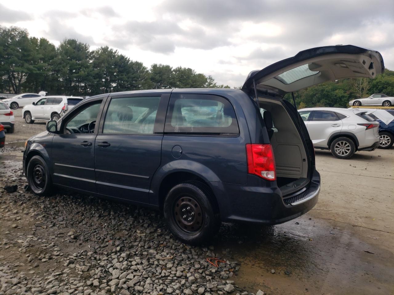 2013 Dodge Caravan VIN 2C4RDGBGXDR766487 Copart auction photo, front end / rear end damage thumbnail 2