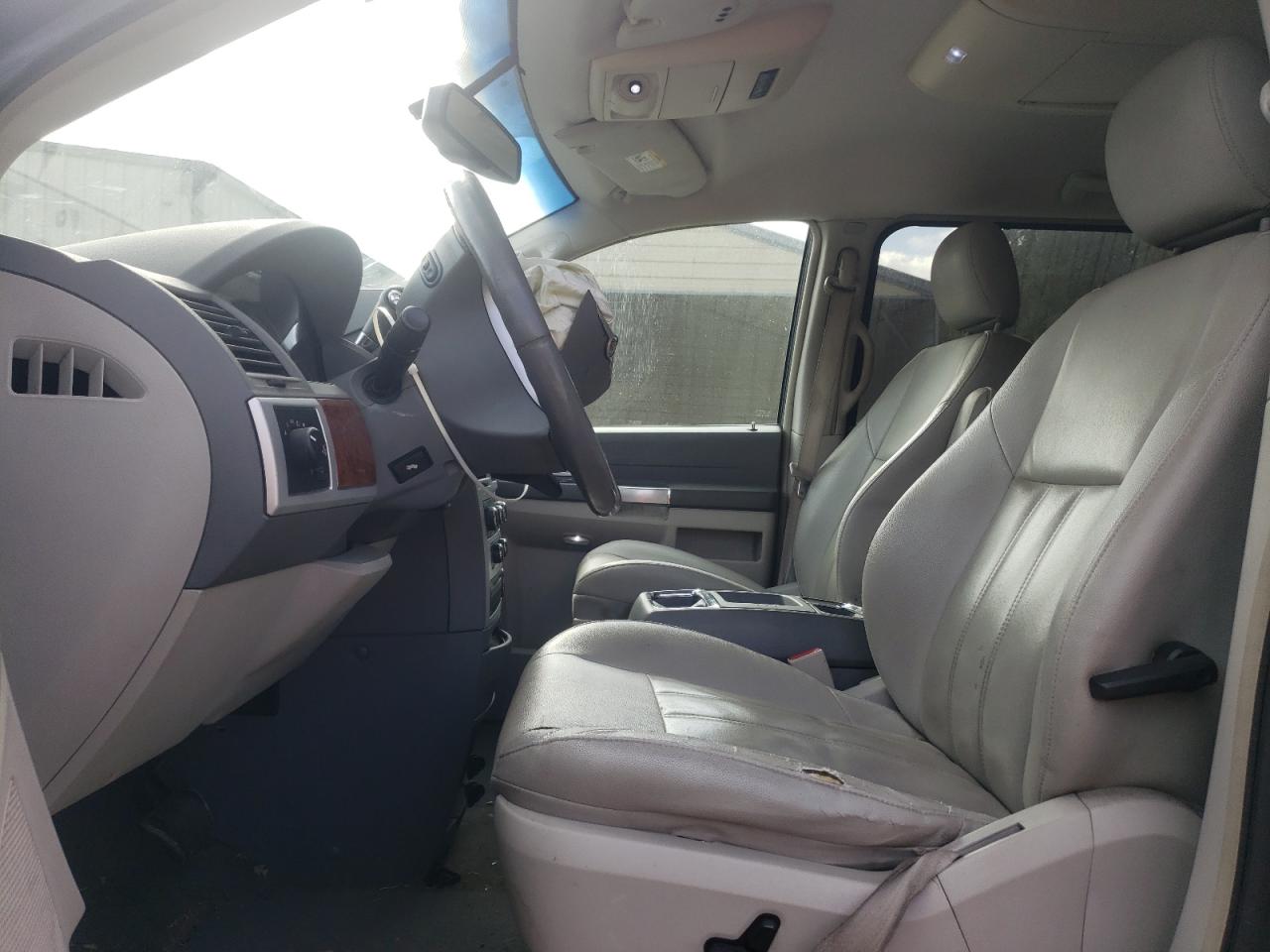 2008 Chrysler Town & Country VIN 2A8HR54P08R752272 Copart auction photo, front end / minor dent/scratches damage thumbnail 7
