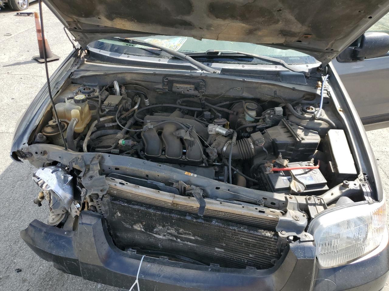 2003 Ford Escape VIN 1FMYU031X3KC41841 Copart auction photo, frame damage / front end damage thumbnail 12