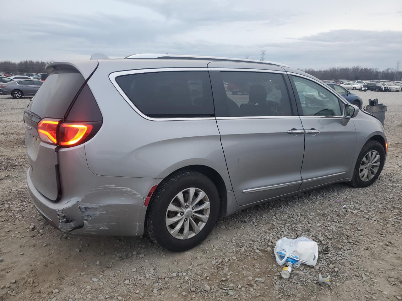 2019 Chrysler Pacifica VIN 2C4RC1BG7KR730737 Copart auction photo, front end / rear end damage thumbnail 3
