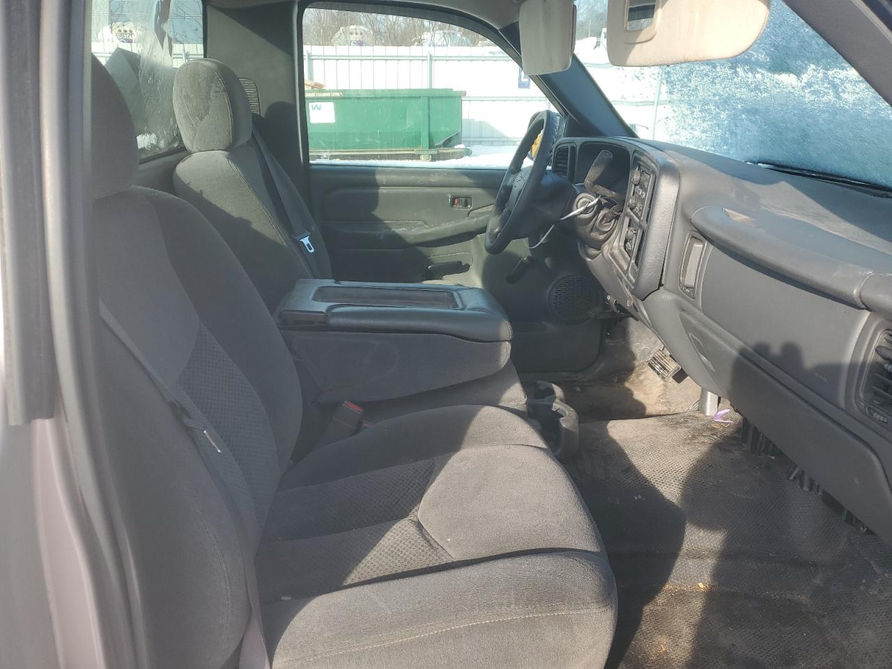 2005 Chevrolet Silverado VIN 1GCEC14X35Z319745 Copart auction photo, front end / undercarriage damage thumbnail 11