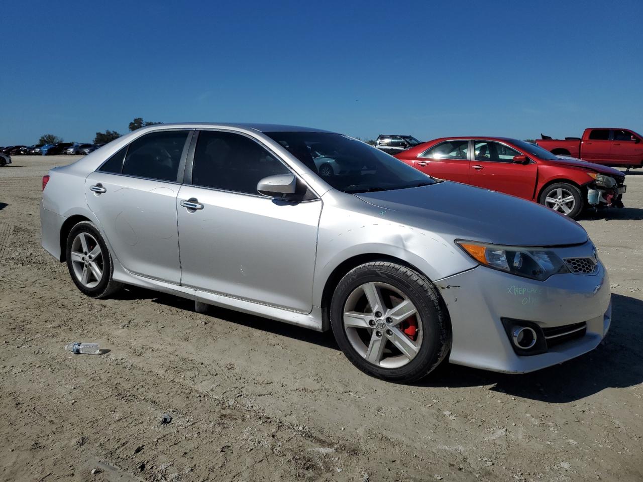 2013 Toyota Camry VIN 4T1BF1FKXDU217684 Copart auction photo, front end / minor dent/scratches damage thumbnail 4