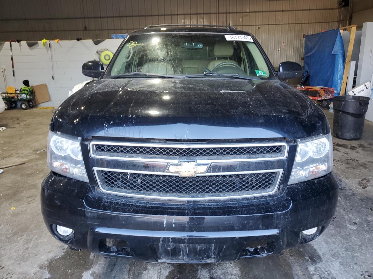 2009 Chevrolet Suburban VIN 1GNFK26339J125767 Copart auction photo, front end / minor dent/scratches damage thumbnail 5