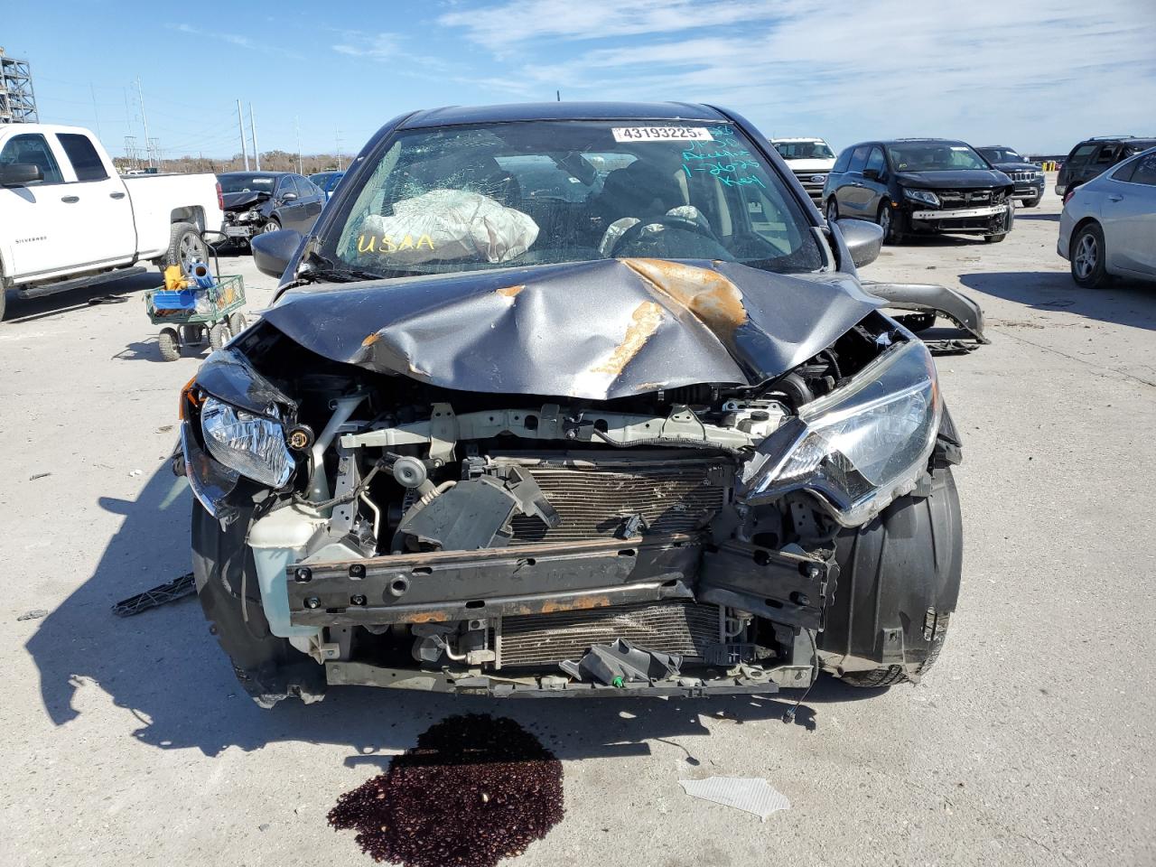 2018 Nissan Versa VIN 3N1CE2CP5JL359466 Copart auction photo, front end / minor dent/scratches damage thumbnail 5