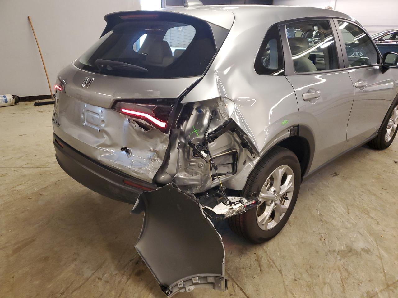 2024 Honda HR-V VIN 3CZRZ2H38RM751892 Copart auction photo, rear end / minor dent/scratches damage thumbnail 9