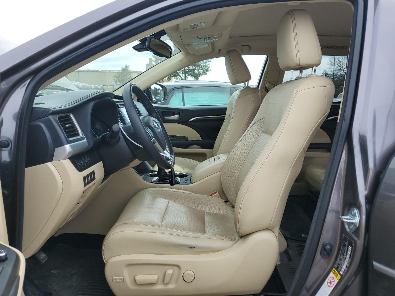 2015 Toyota Highlander VIN 5TDDKRFH1FS143753 Copart auction photo, front end / side damage thumbnail 7