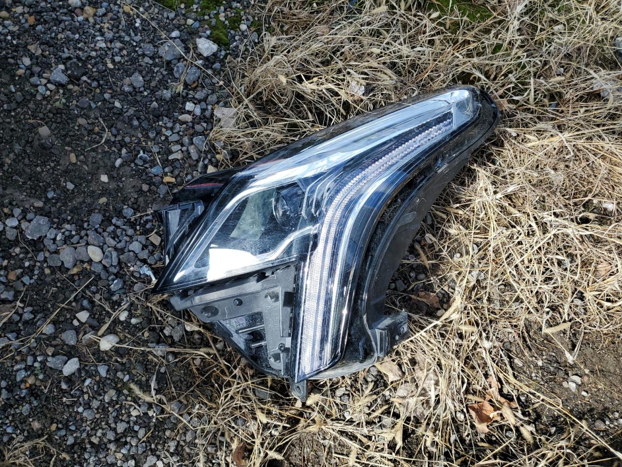 2022 Cadillac XT5 VIN 1GYKNDRSXNZ121976 Copart auction photo, side / front end damage thumbnail 13