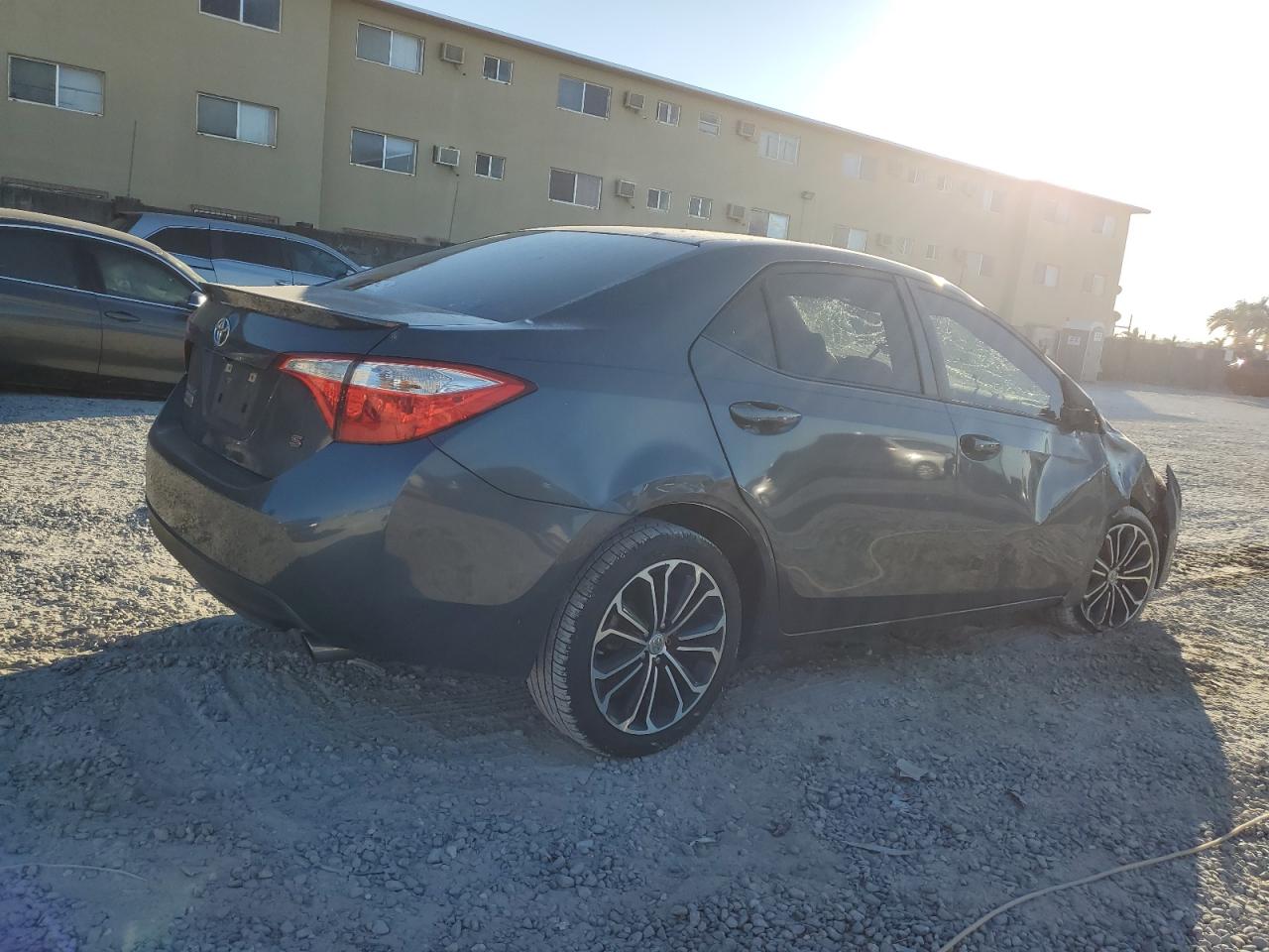 2015 Toyota Corolla VIN 5YFBURHE6FP357148 Copart auction photo, rollover / top/roof damage thumbnail 3