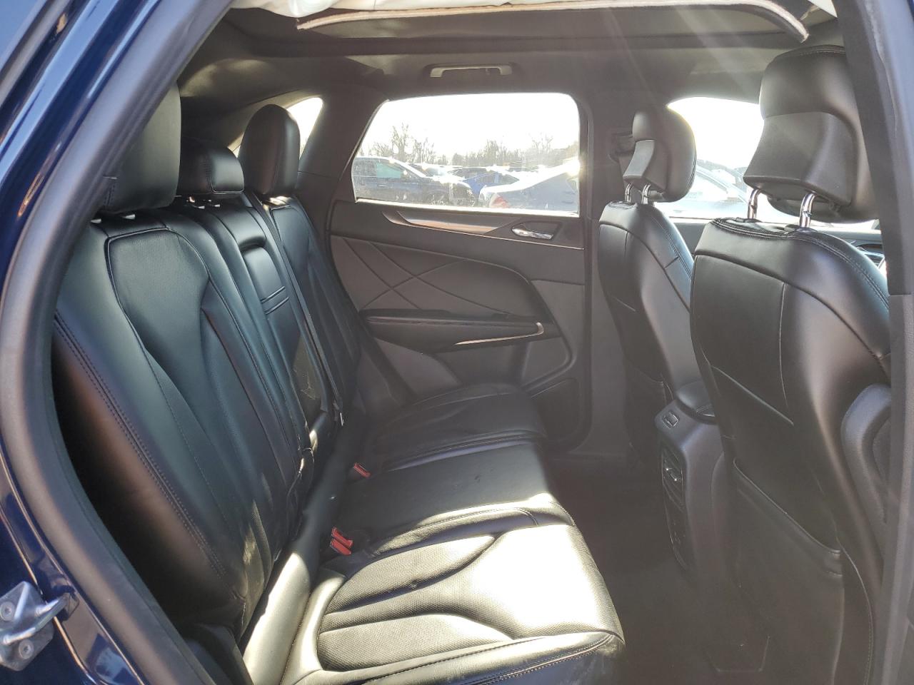 2019 Lincoln MKC VIN 5LMCJ3D97KUL16228 Copart auction photo, front end / minor dent/scratches damage thumbnail 11