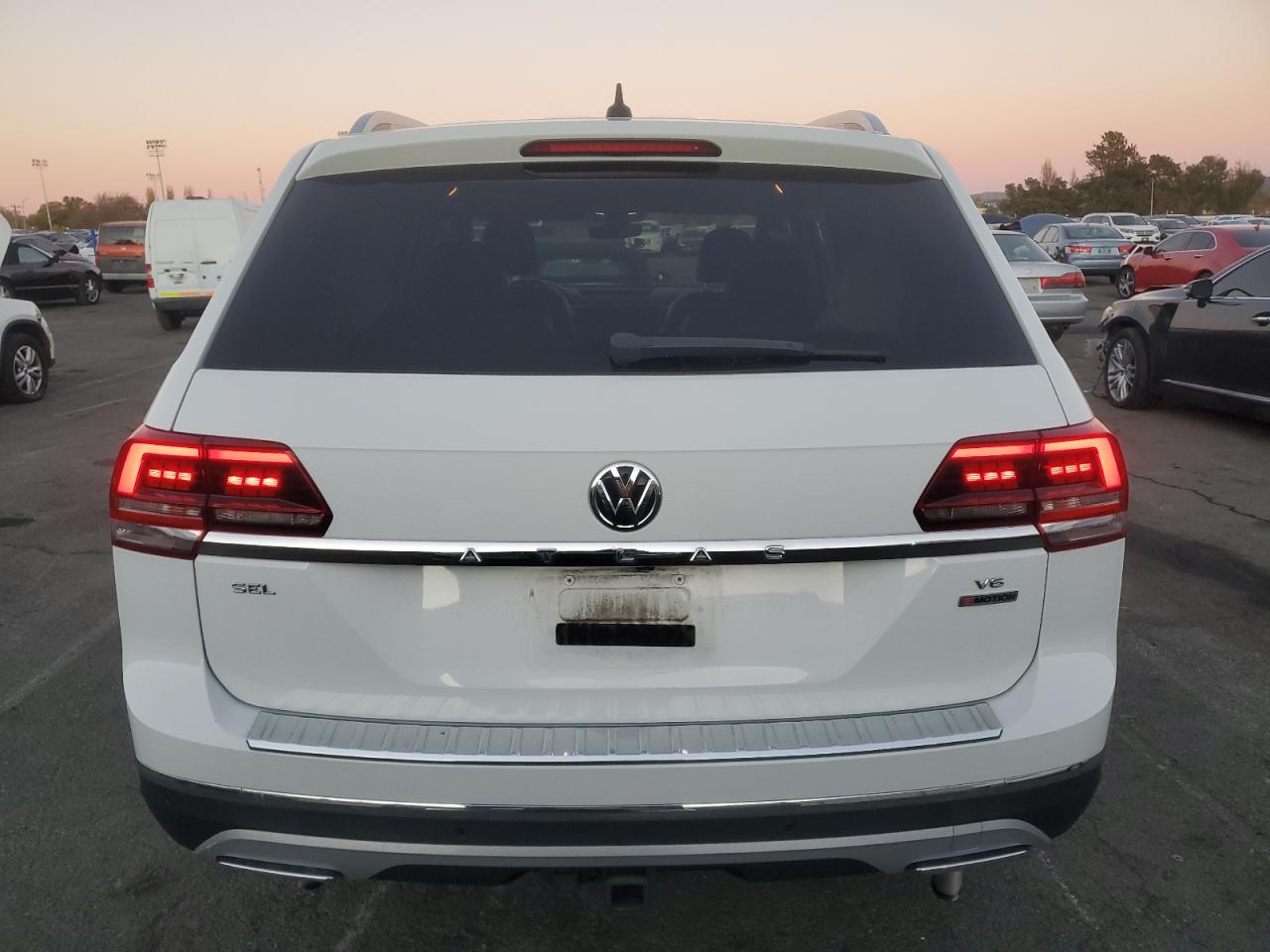 2019 Volkswagen Atlas VIN 1V2NR2CA9KC546145 Copart auction photo, undercarriage / side damage thumbnail 6
