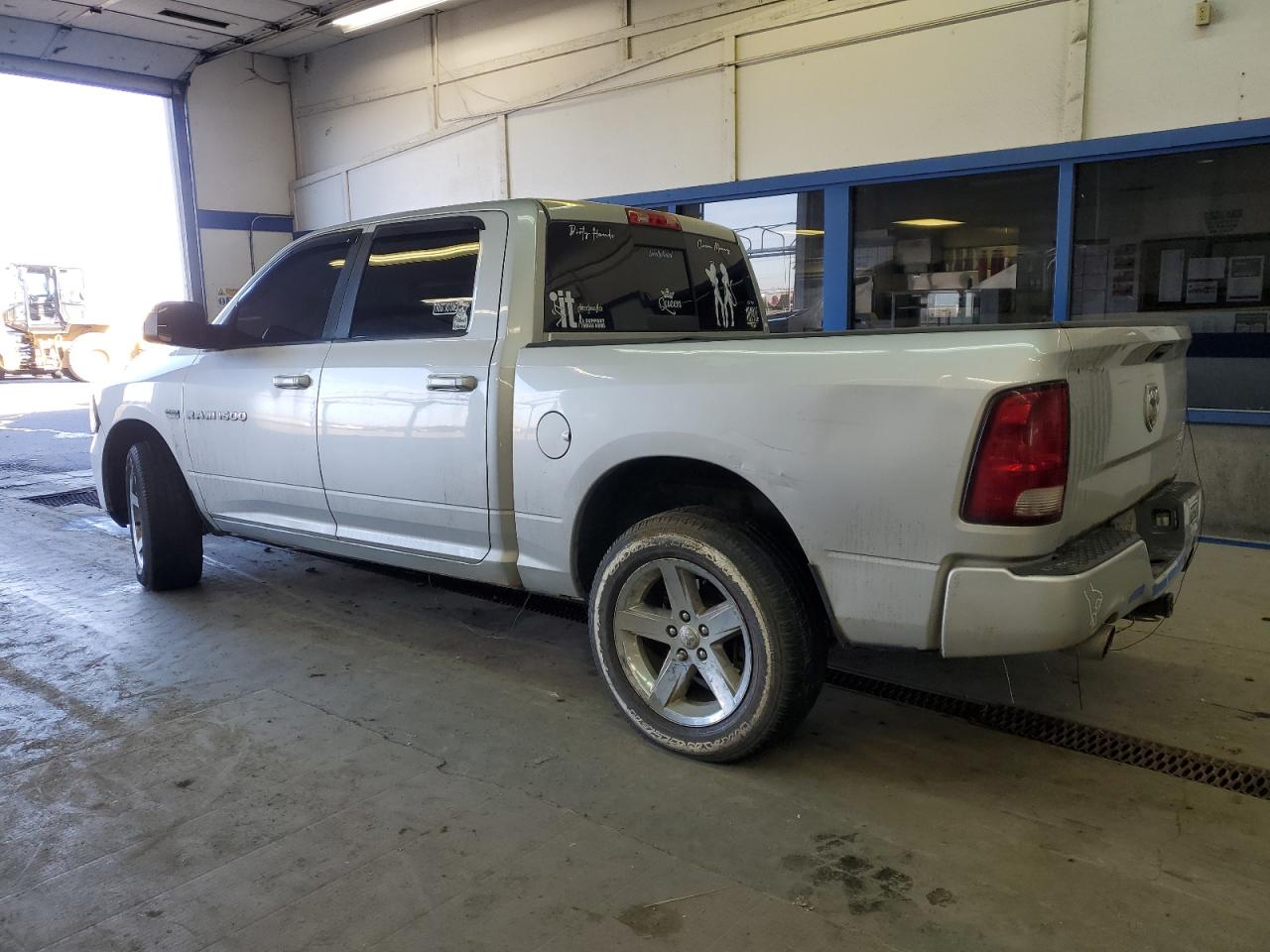 2012 Dodge RAM VIN 1C6RD7MT2CS287592 Copart auction photo, front end / side damage thumbnail 2