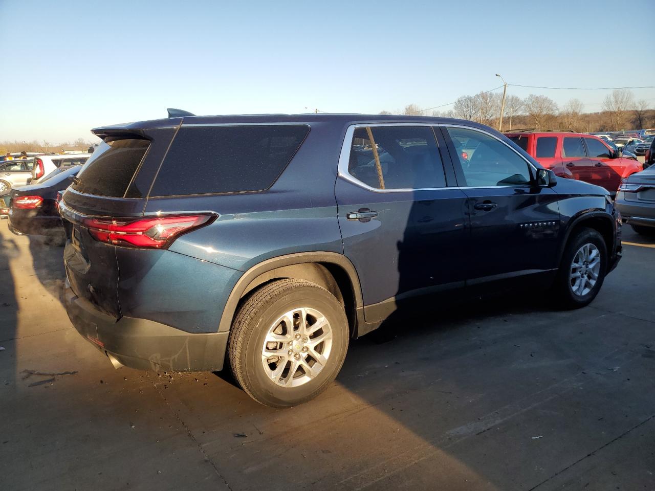 2022 Chevrolet Traverse VIN 1GNERFKWXNJ122101 Copart auction photo, front end / undercarriage damage thumbnail 3