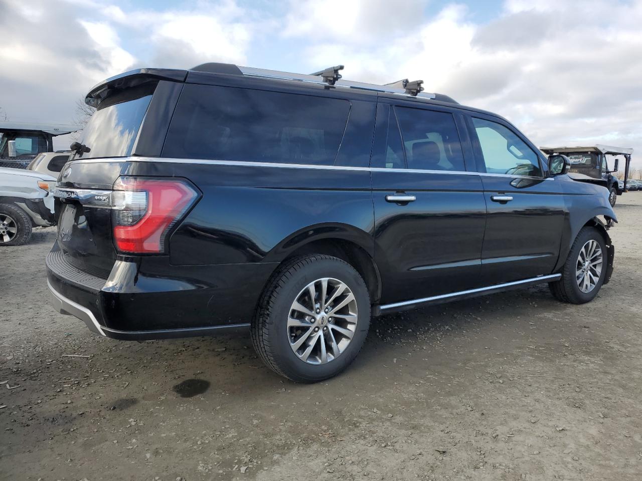 2018 Ford Expedition VIN 1FMJK2AT5JEA25320 Copart auction photo, front end damage thumbnail 3