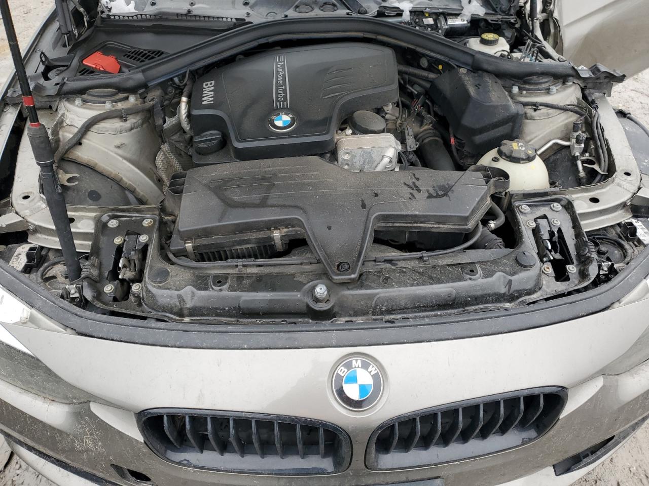2016 BMW 3er VIN WBA8E5G5XGNT93129 Copart auction photo, front end / side damage thumbnail 11
