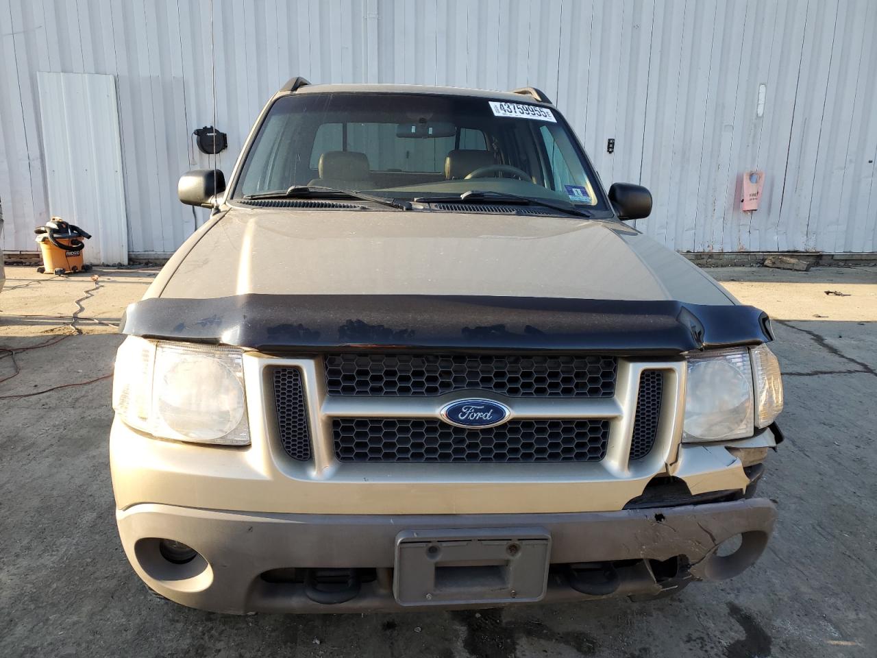 2001 Ford Explorer VIN 1FMZU77EX1UB57627 Copart auction photo, front end damage thumbnail 5
