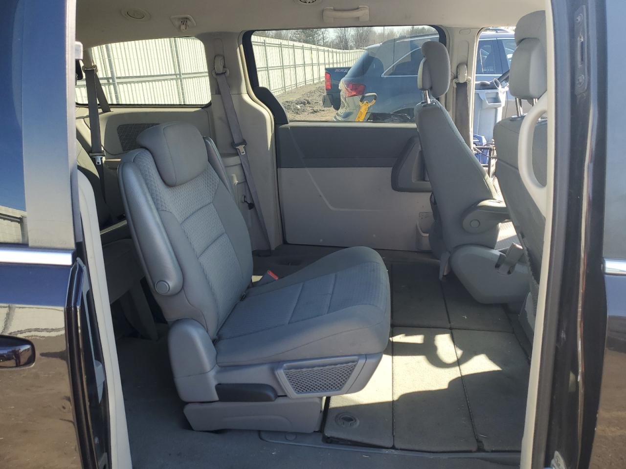 2010 Chrysler Town & Country VIN 2A4RR2D17AR423526 Copart auction photo, front end damage thumbnail 11