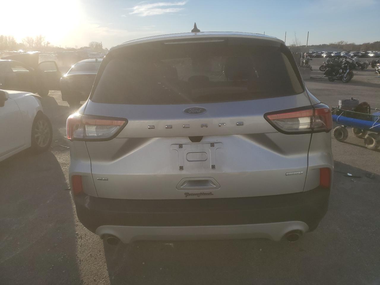 2020 Ford Escape VIN 1FMCU0G69LUA80337 Copart auction photo, front end damage thumbnail 6