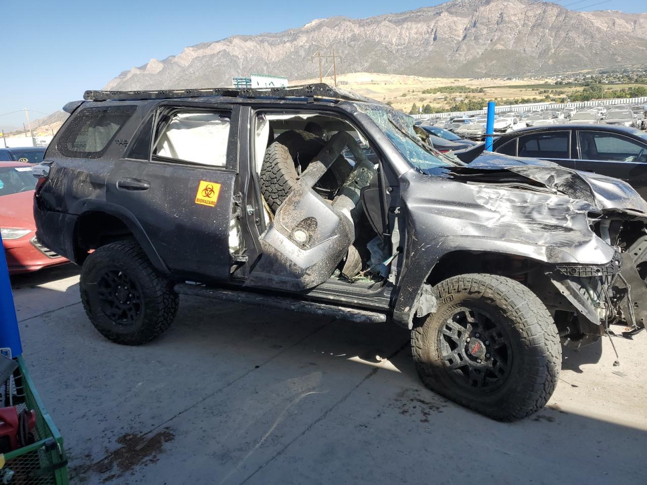 2020 Toyota 4Runner VIN JTEBU5JR2L5804407 Copart auction photo, all over damage thumbnail 4