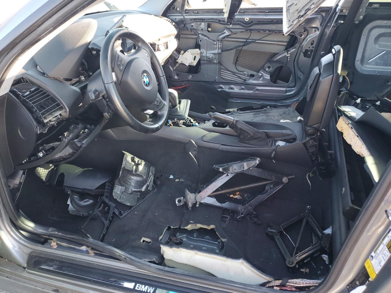 2009 BMW 1er VIN WBAUC73549VK94718 Copart auction photo, stripped / undercarriage damage thumbnail 7