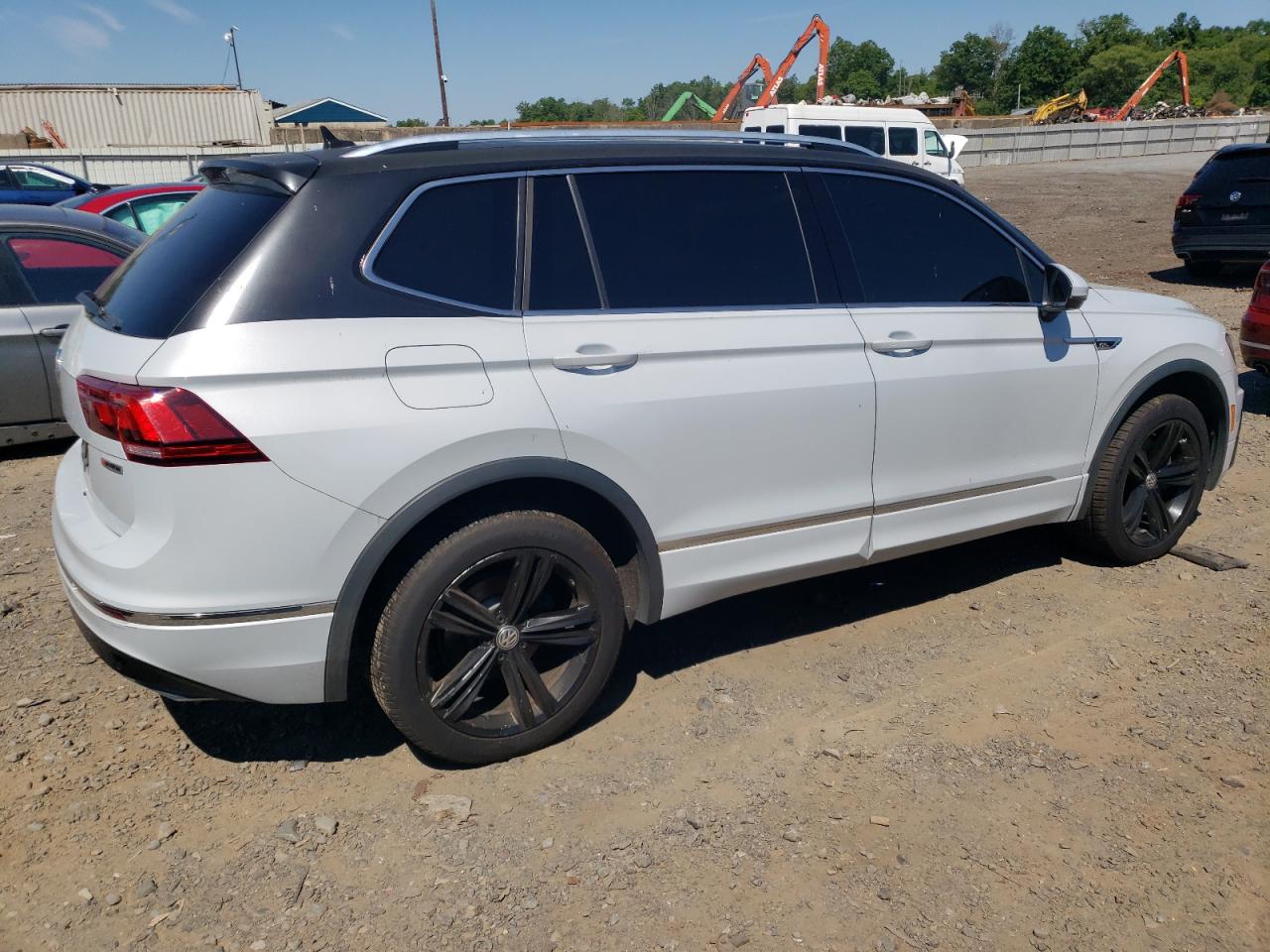 2019 Volkswagen Tiguan VIN 3VV2B7AX1KM029211 Copart auction photo, burn damage thumbnail 3