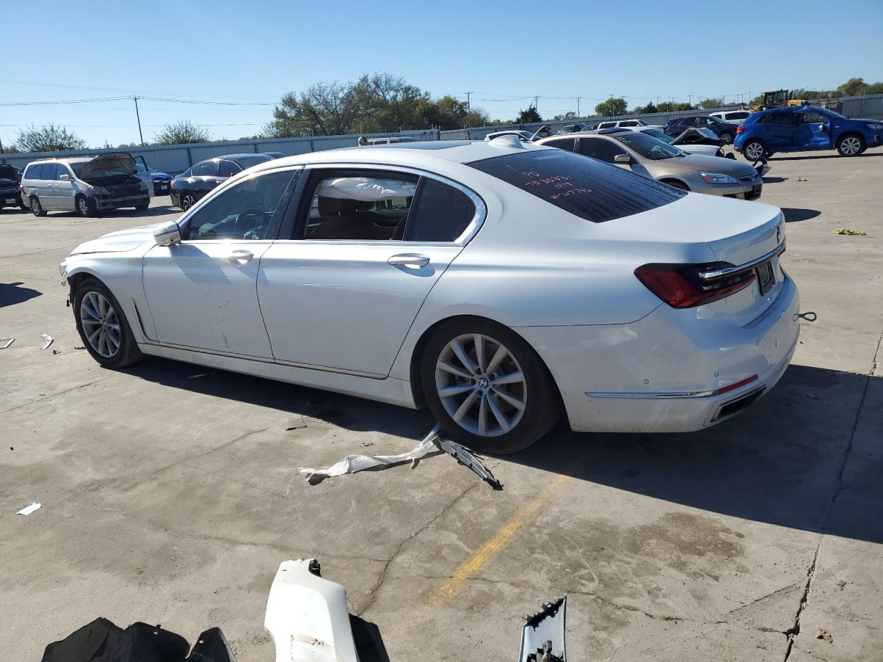 2020 BMW 7er VIN WBA7T2C05LGL17746 Copart auction photo, front end / minor dent/scratches damage thumbnail 2