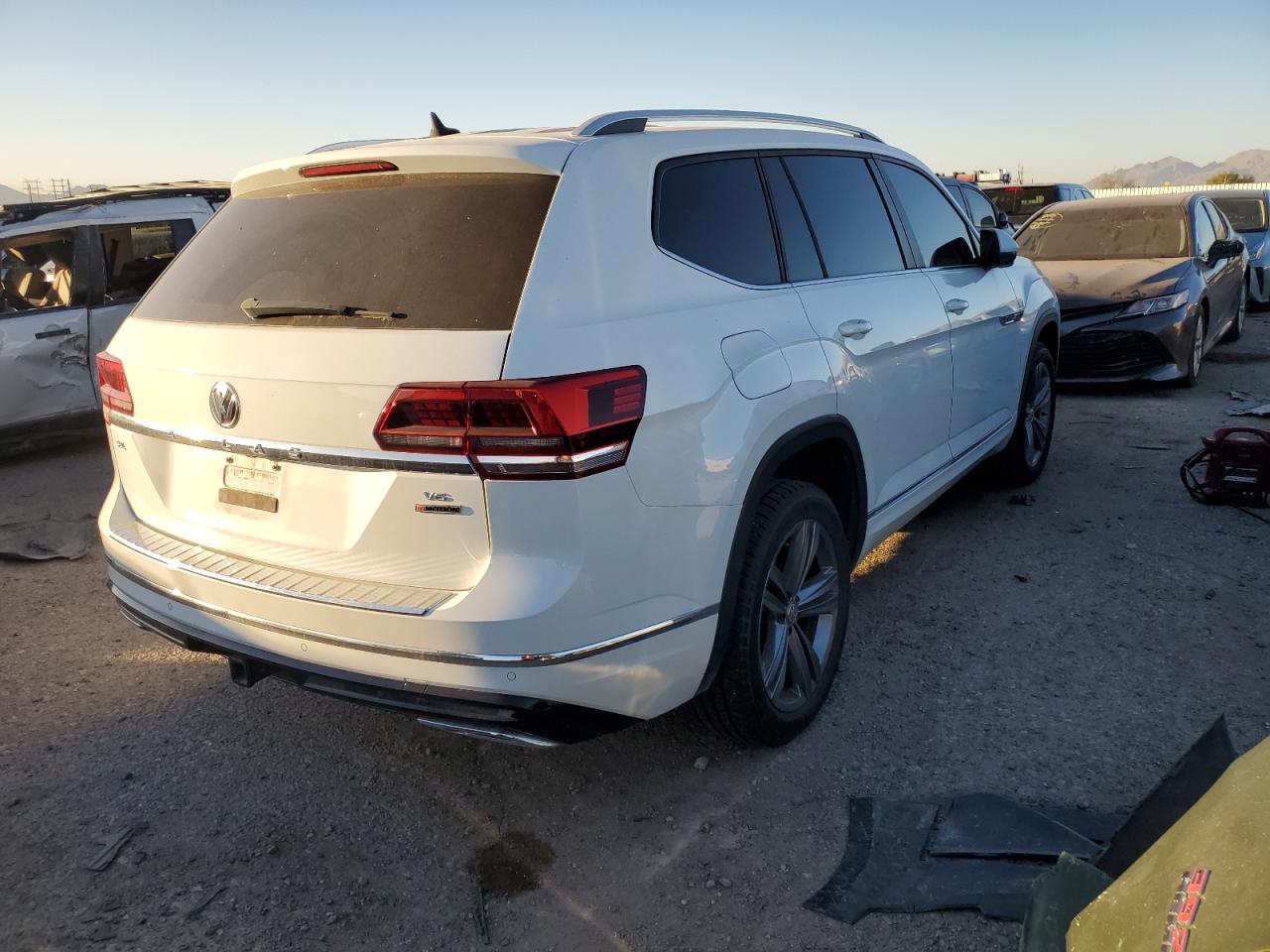 2019 Volkswagen Atlas VIN 1V2RR2CA6KC617917 Copart auction photo, front end damage thumbnail 3