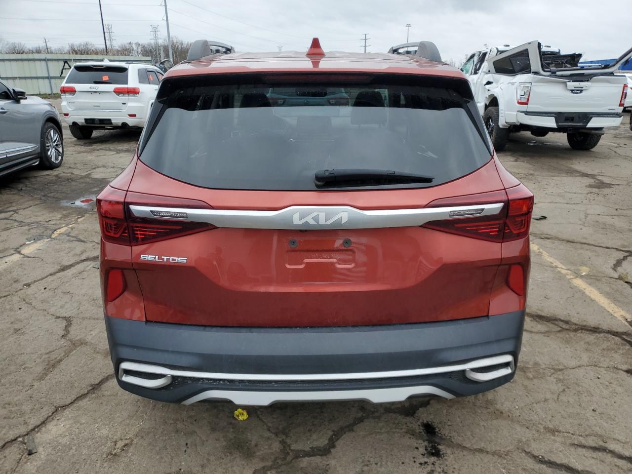 2022 KIA Seltos VIN KNDEUCA29N7319651 Copart auction photo, front end damage thumbnail 6