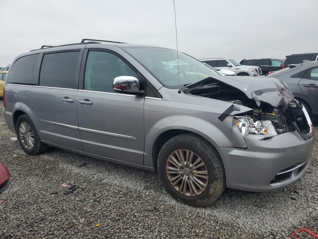 2016 Chrysler Town & Country VIN 2C4RC1CG9GR305008 Copart auction photo, front end damage thumbnail 4