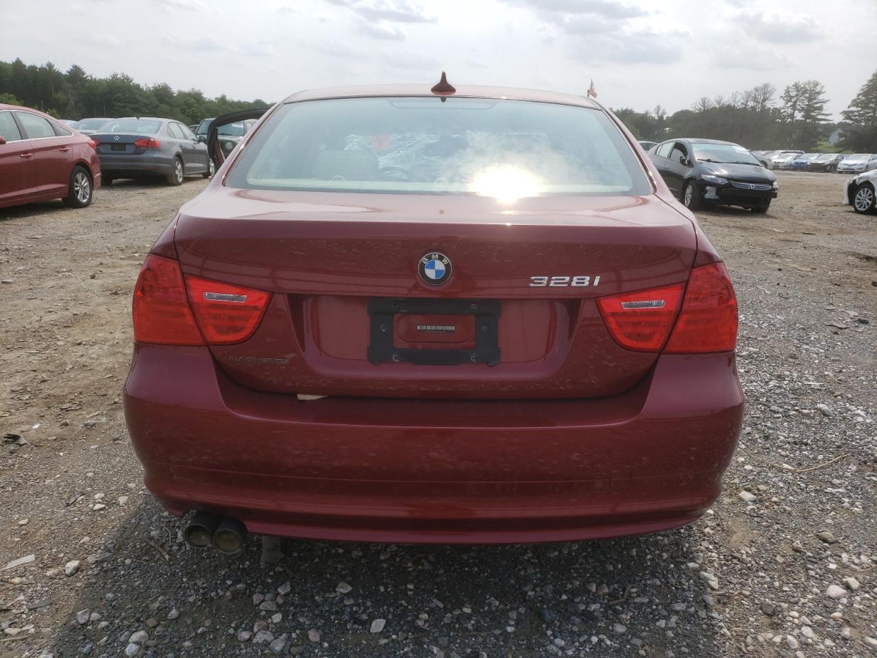 2011 BMW 3er VIN WBAPK5C56BA655397 Copart auction photo, side / minor dent/scratches damage thumbnail 6