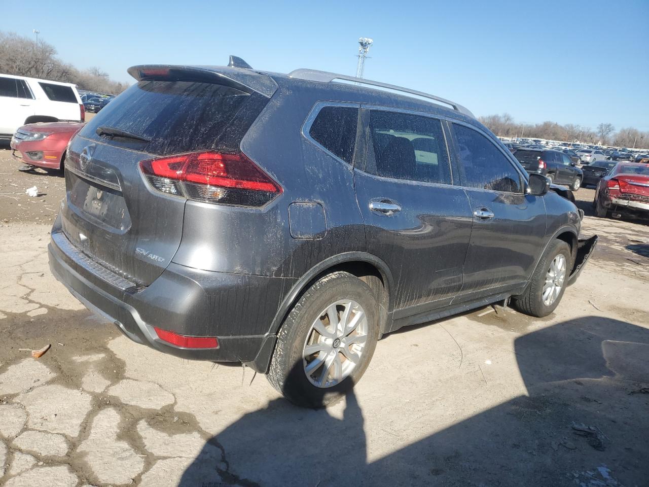 2017 Nissan Rogue VIN KNMAT2MV8HP519040 Copart auction photo, front end / minor dent/scratches damage thumbnail 3