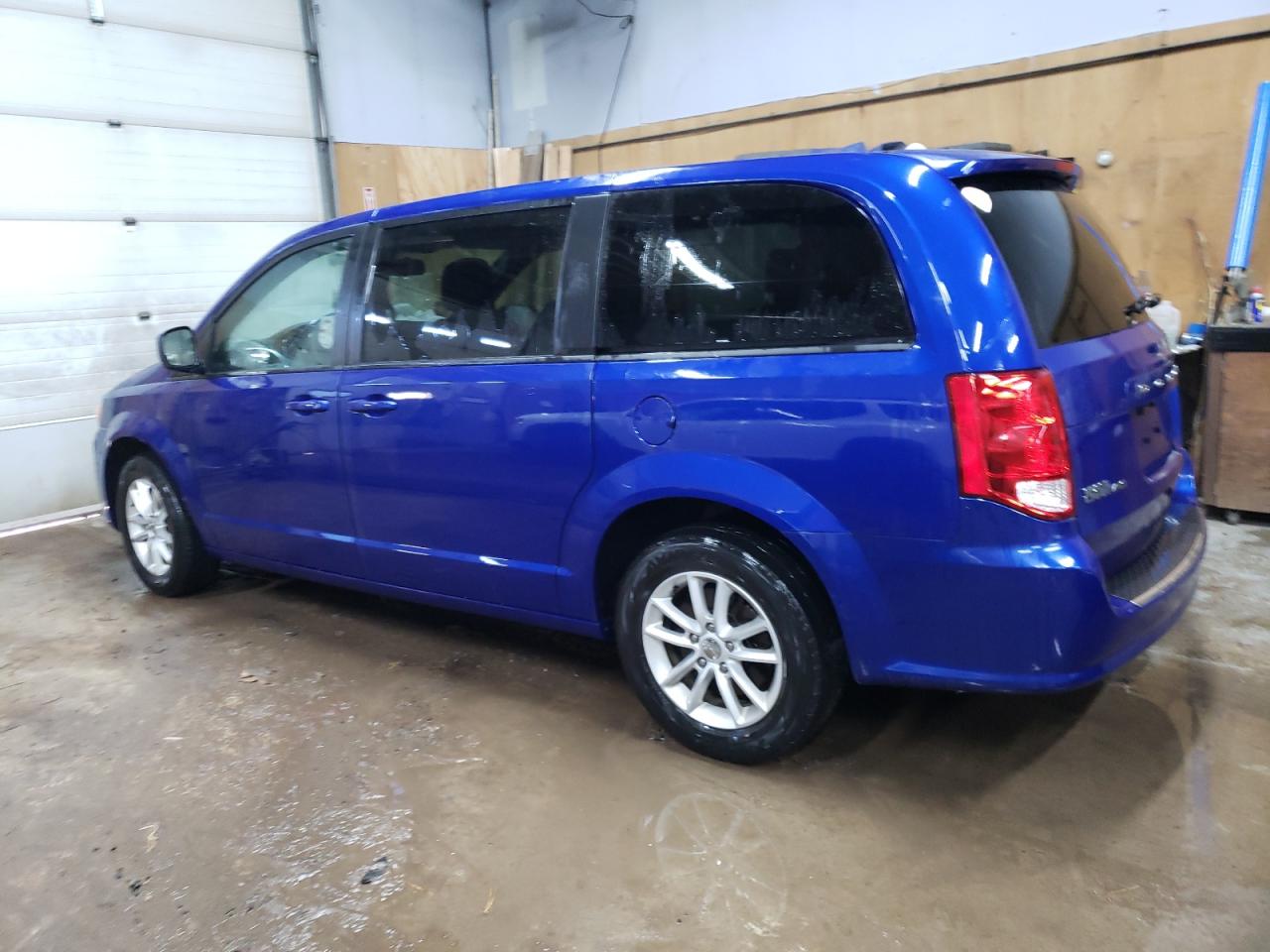 2020 Dodge Caravan VIN 2C4RDGBG8LR240230 Copart auction photo, side / undercarriage damage thumbnail 2