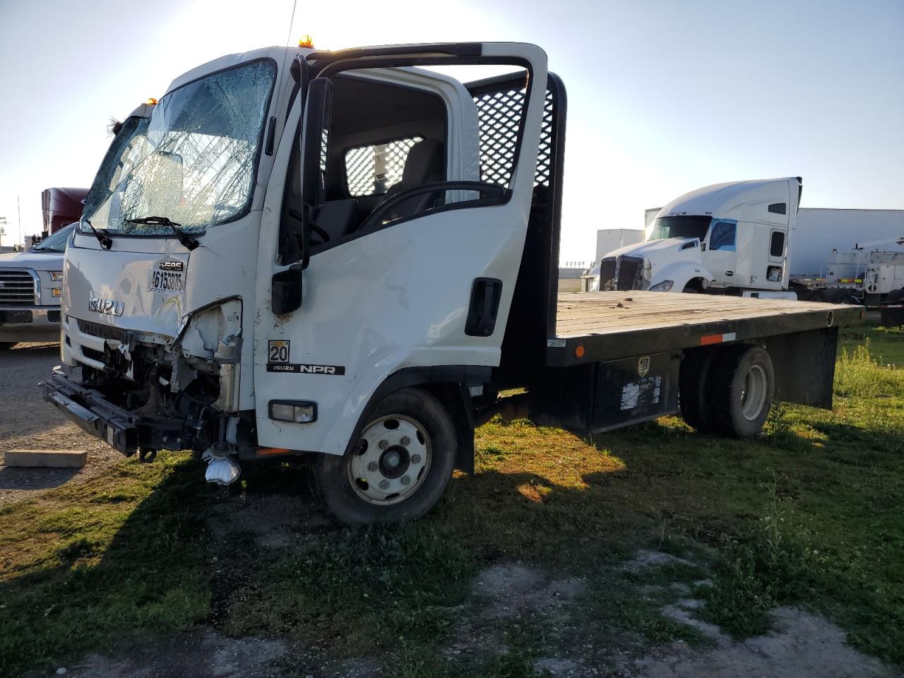 2017 Isuzu NPR VIN 54DB4W1B6HS804590 - Copart auction photo