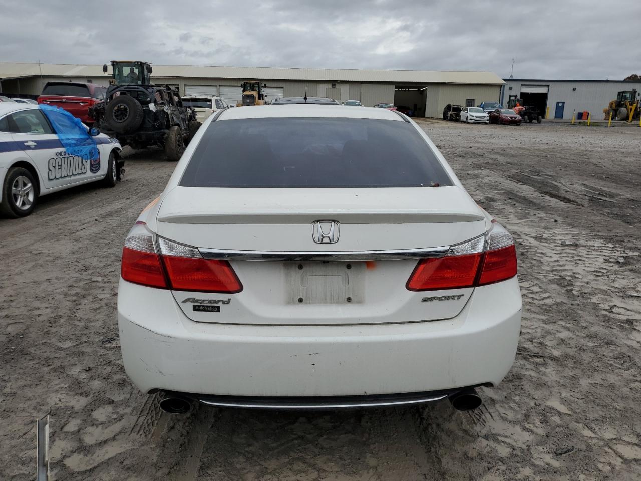 2015 Honda Accord VIN 1HGCR2F50FA205825 Copart auction photo, front end / vandalism damage thumbnail 6