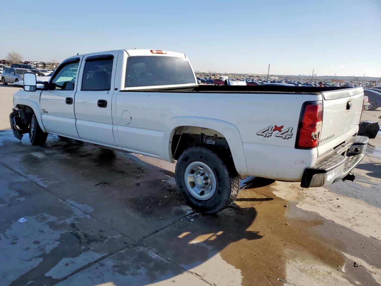 2006 Chevrolet Silverado VIN 1GCHK33D76F220366 Copart auction photo, front end damage thumbnail 2
