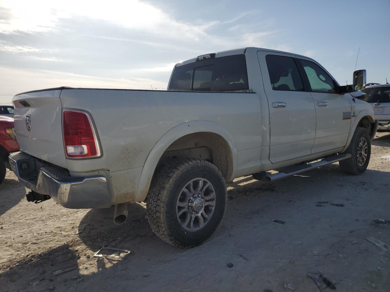 2017 RAM 2500 VIN 3C6UR5FL8HG644916 Copart auction photo, front end damage thumbnail 3