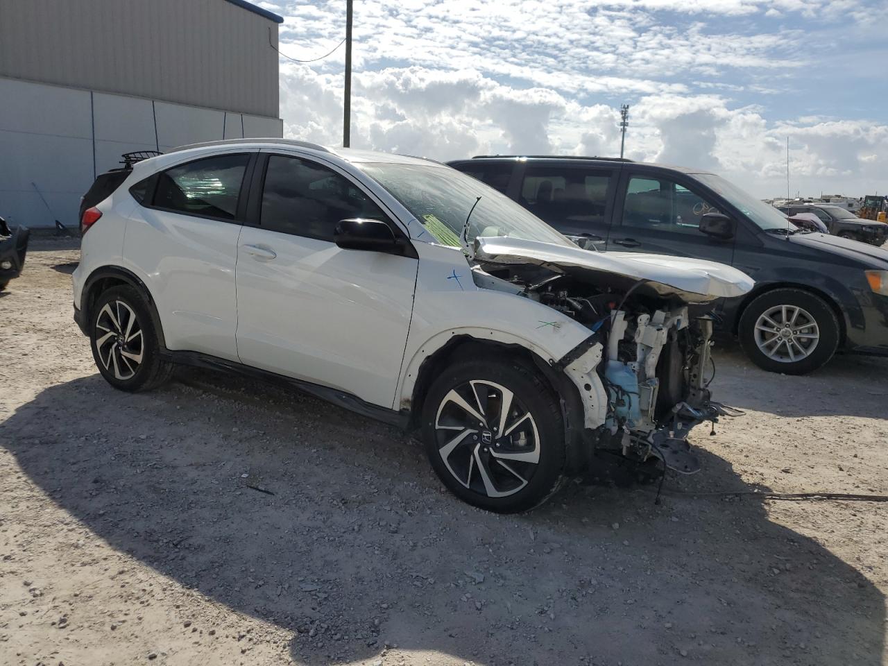 2019 Honda HR-V VIN 3CZRU5H18KM705502 Copart auction photo, front end damage thumbnail 4