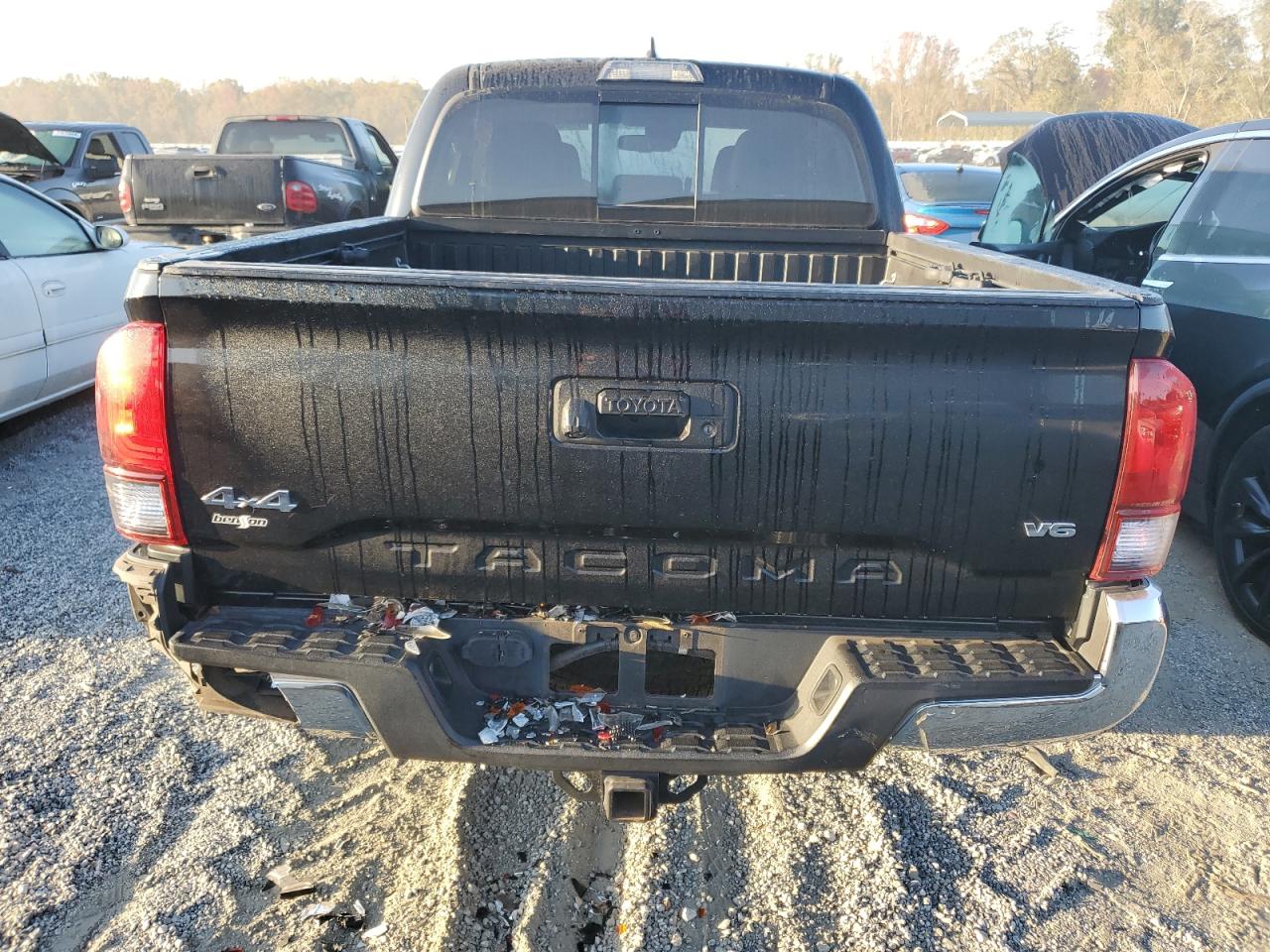 2018 Toyota Tacoma VIN 5TFCZ5AN5JX157686 Copart auction photo, front end damage thumbnail 6