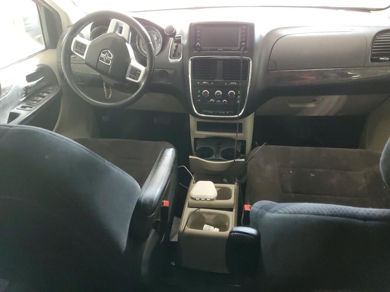2011 Dodge Caravan VIN 2D4RN3DG7BR743879 Copart auction photo, front end damage thumbnail 8