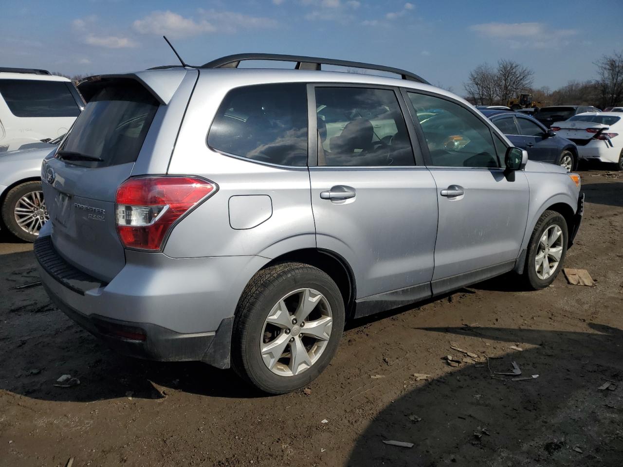 2015 Subaru Forester VIN JF2SJAHC6FH836031 Copart auction photo, front end / minor dent/scratches damage thumbnail 3