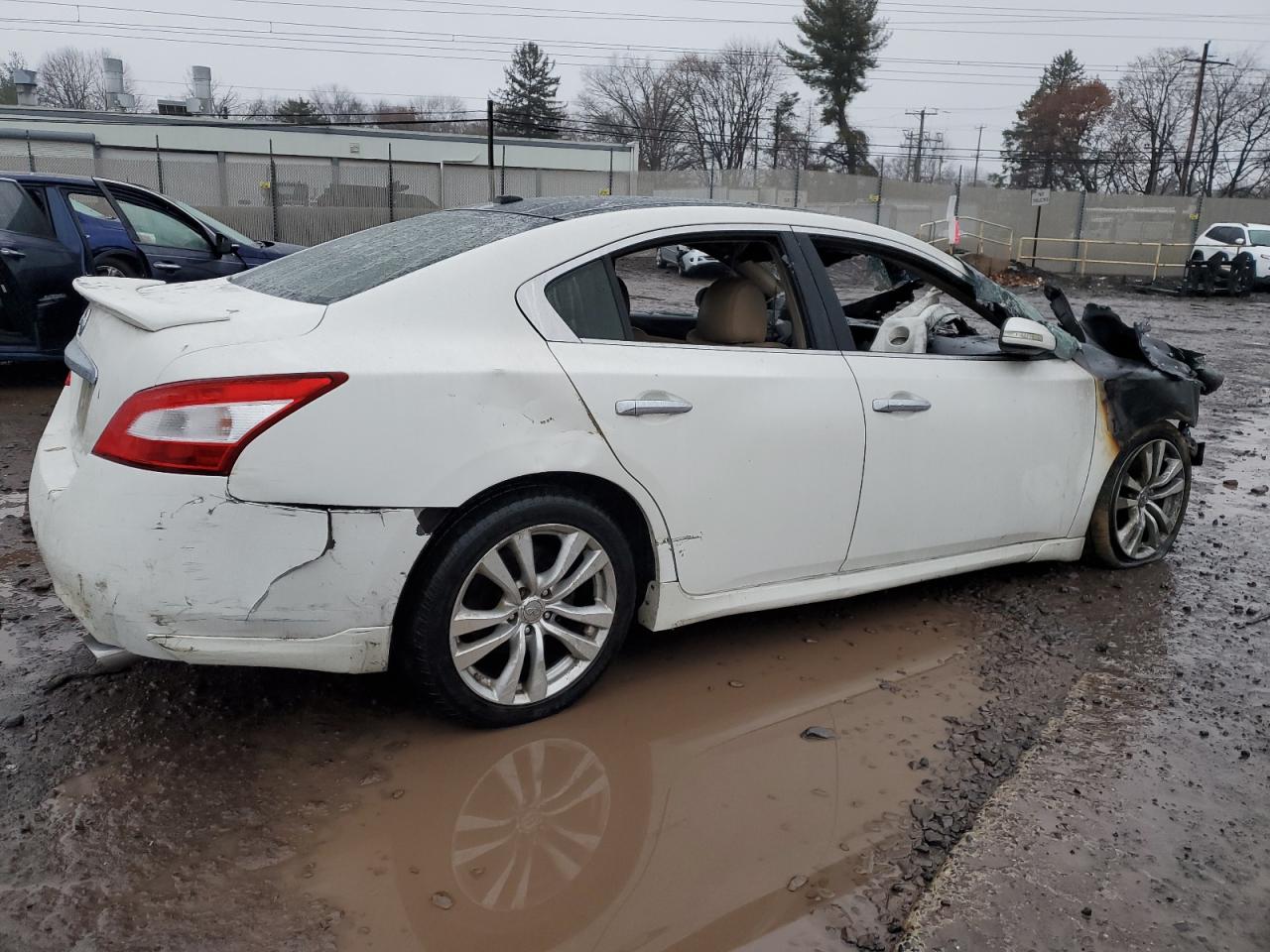 2010 Nissan Maxima VIN 1N4AA5AP3AC800923 Copart auction photo, burn damage thumbnail 3