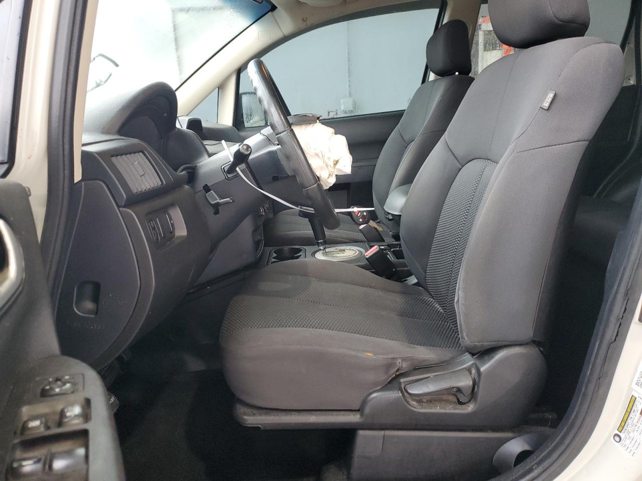 2008 Mitsubishi Endeavor VIN 4A4MM21S88E018674 Copart auction photo, front end / minor dent/scratches damage thumbnail 7