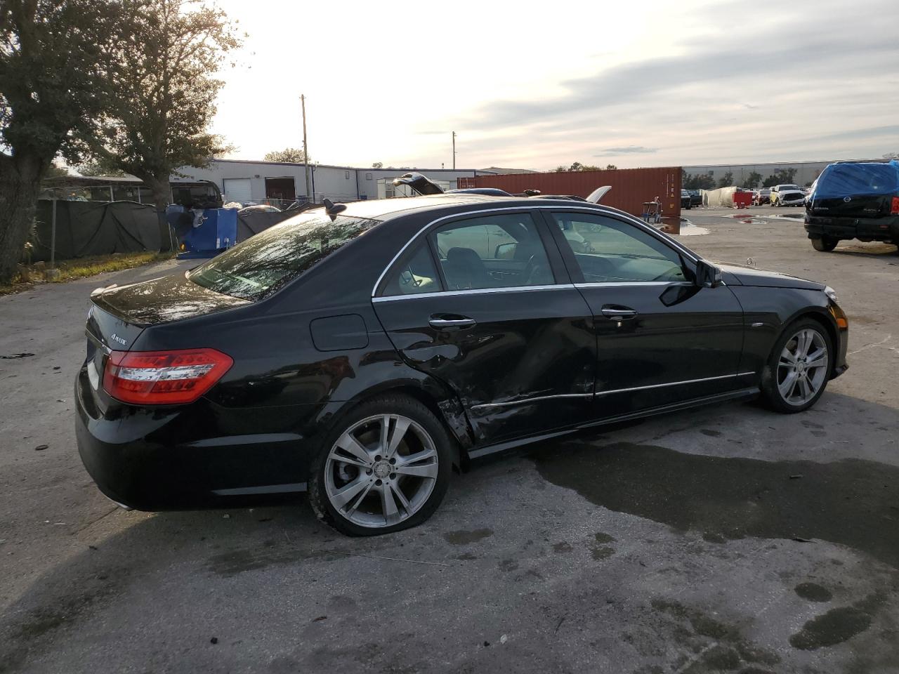 2012 Mercedes-Benz E-klasse VIN WDDHF8JB8CA644818 Copart auction photo, side damage thumbnail 3