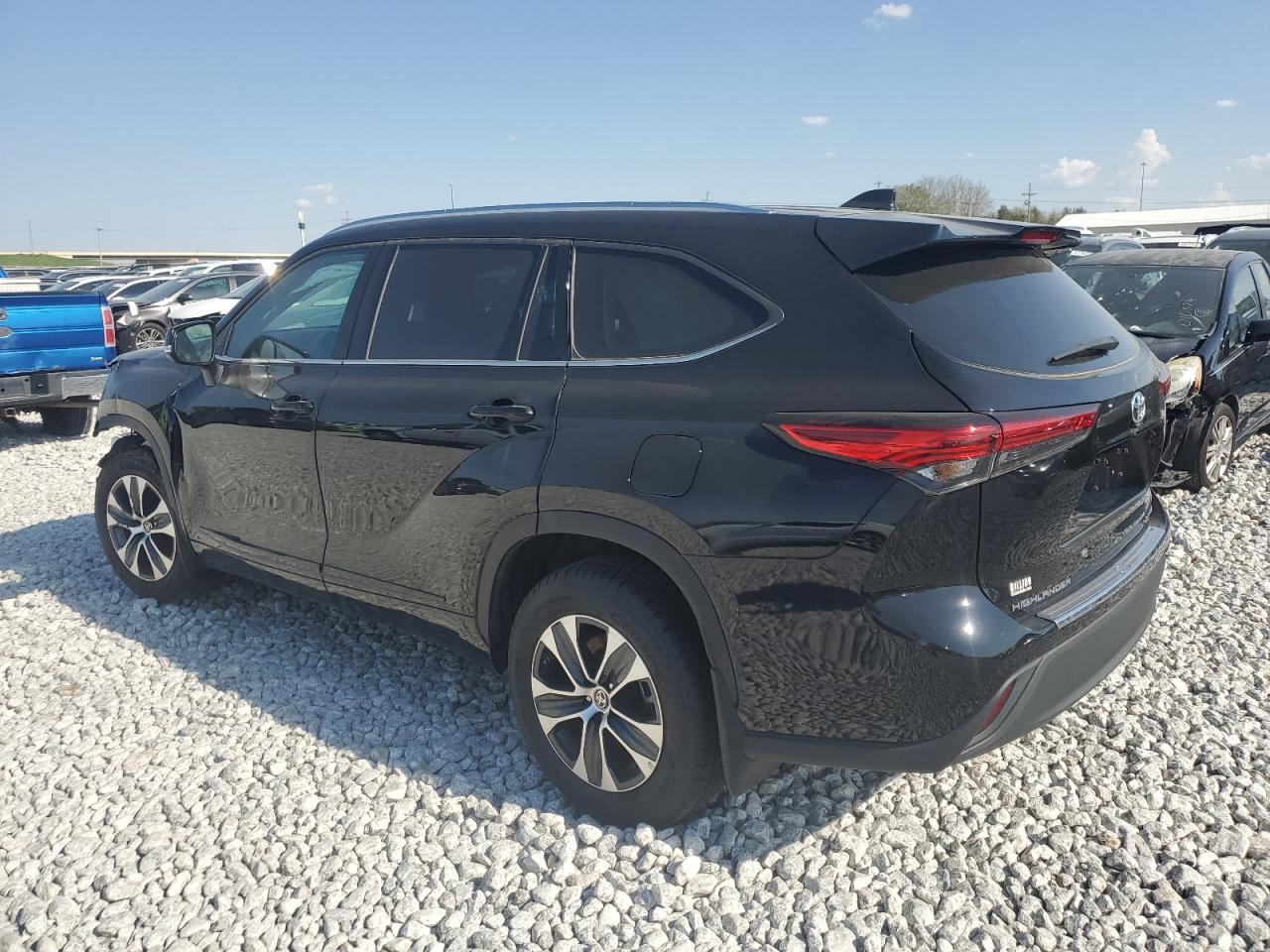 2020 Toyota Highlander VIN 5TDGZRBH2LS043543 Copart auction photo, front end / hail damage thumbnail 2