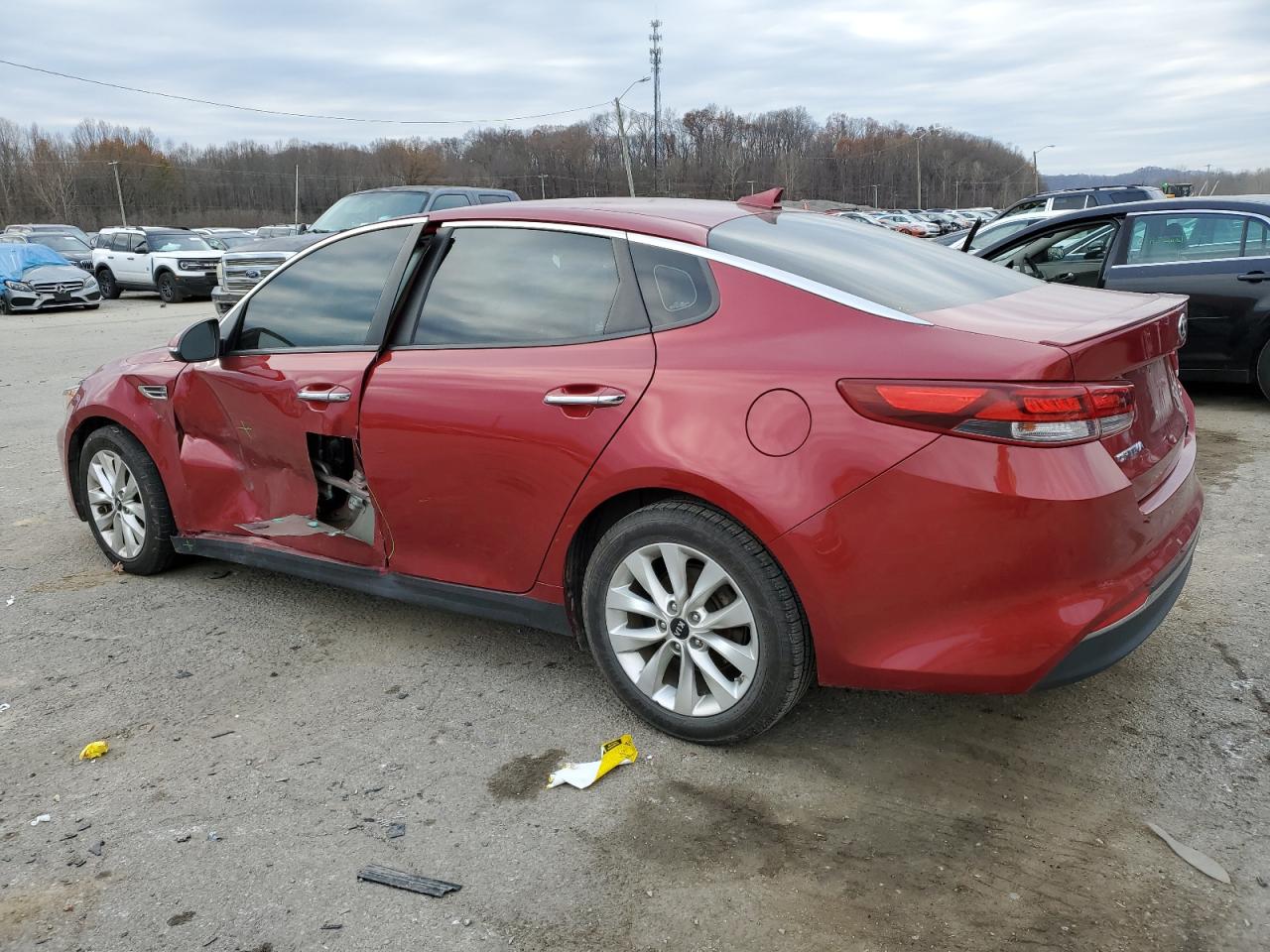2018 KIA Optima VIN 5XXGT4L34JG205601 Copart auction photo, side / front end damage thumbnail 2