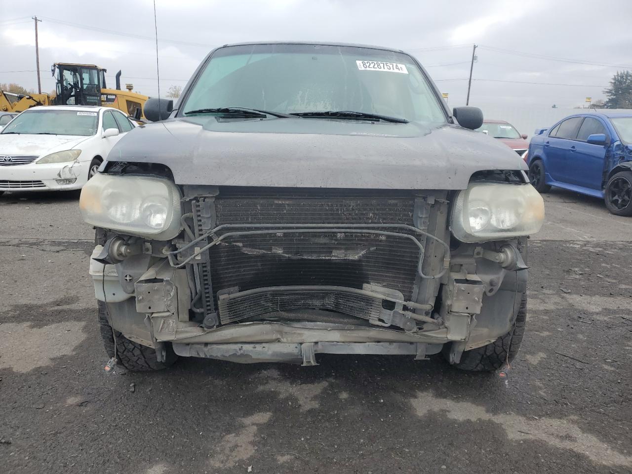 2005 Ford Escape VIN 1FMYU93115KB28352 Copart auction photo, front end / minor dent/scratches damage thumbnail 5