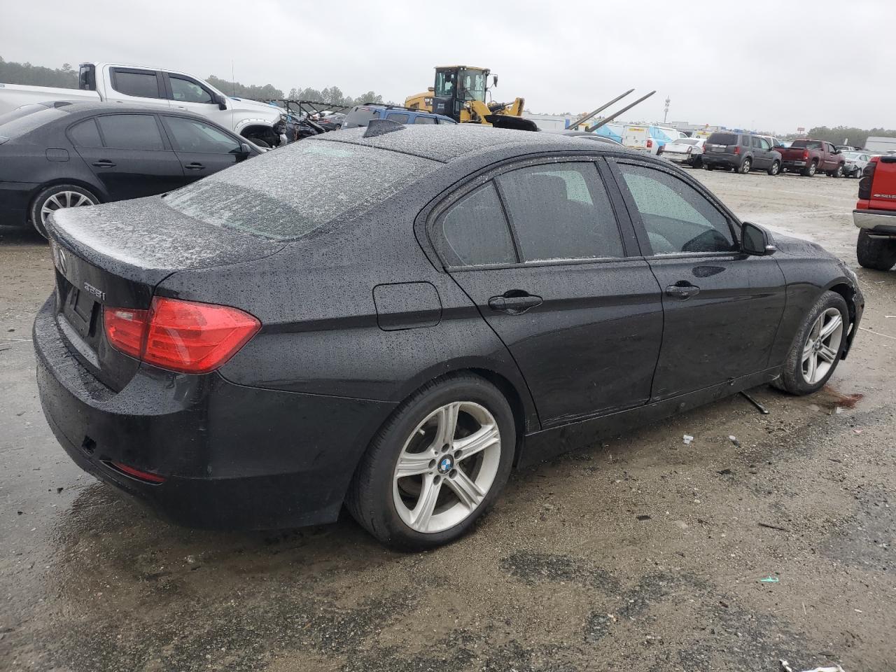 2013 BMW 3er VIN WBA3A5G54DNP19301 Copart auction photo, minor dent/scratches damage thumbnail 3