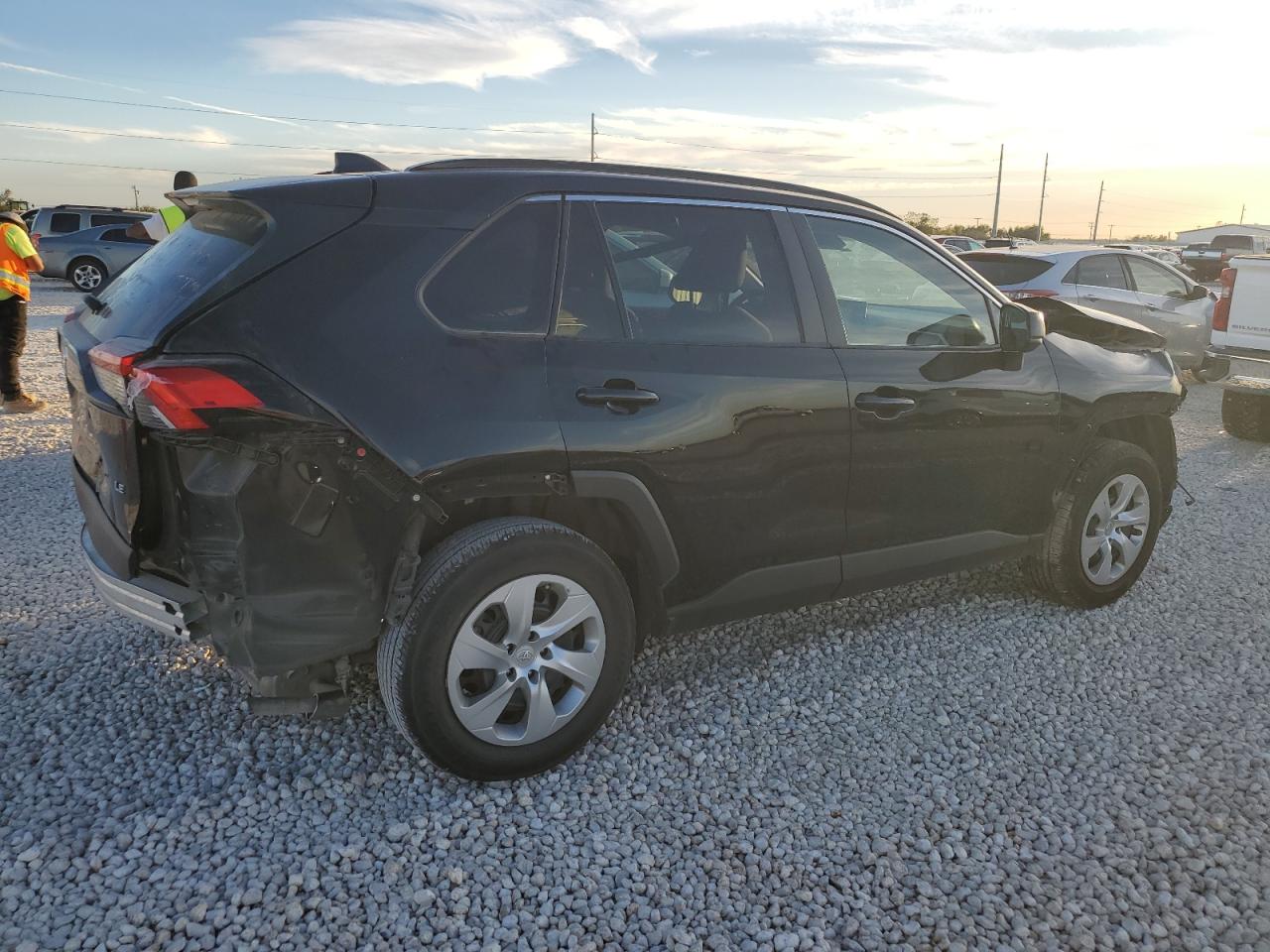 2021 Toyota RAV 4 VIN 2T3H1RFV8MC168642 Copart auction photo, front end / rear end damage thumbnail 3